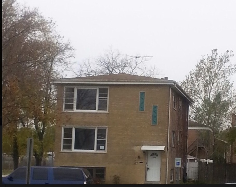 13946 S State St, Unit 1st Floor apartment in Riverdale, IL - Building Photo