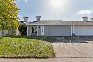 9752 Woodhollow Way in Sacramento, CA - Building Photo