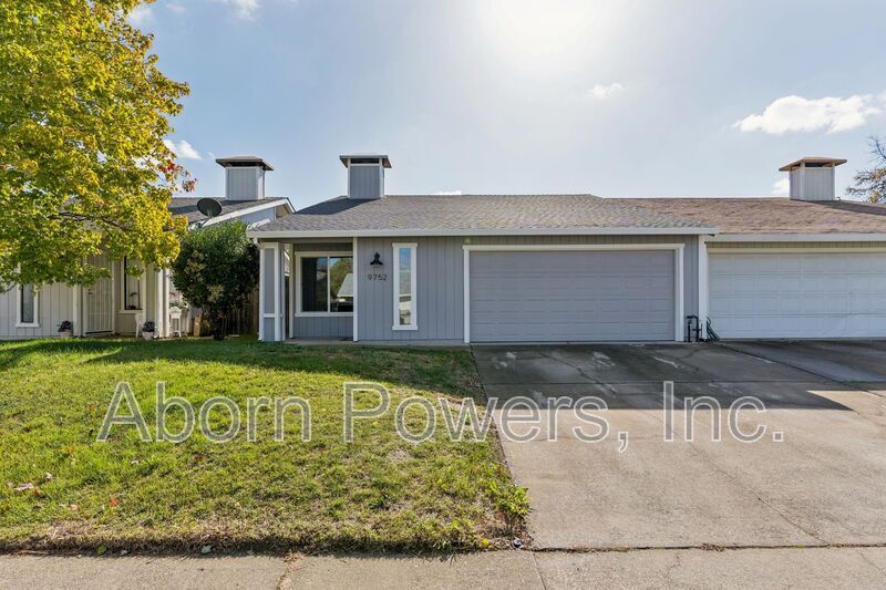 9752 Woodhollow Way in Sacramento, CA - Building Photo