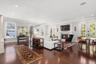 1 Edmunds Rd in Wellesley, MA - Building Photo - Building Photo