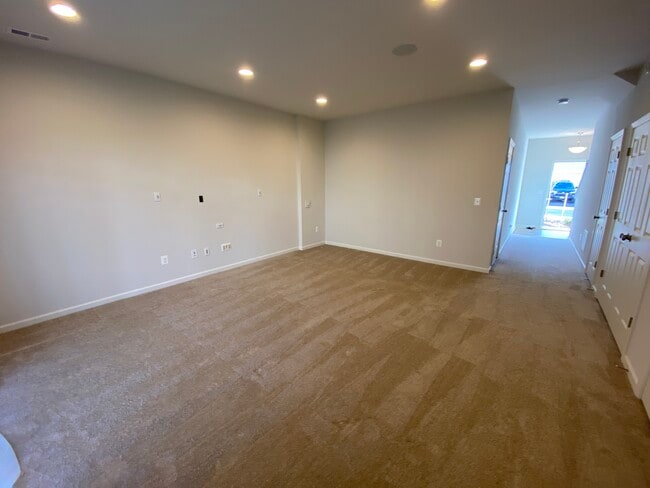 217 Crofton Ct in Stephenson, VA - Building Photo - Building Photo