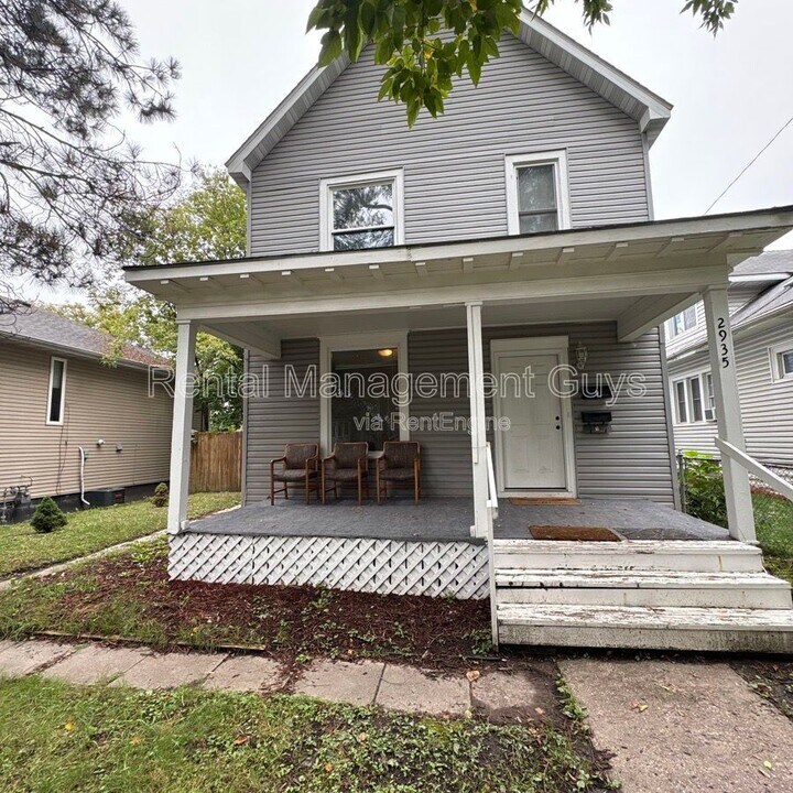 2935 N Aldrich Ave in Minneapolis, MN - Building Photo