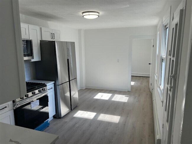 8 6th St, Unit 1 in Cambridge, MA - Building Photo - Building Photo