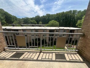 5113 Crossfield Ct, Unit 15 in Rockville, MD - Building Photo - Building Photo