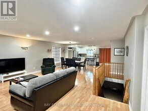 8189 Harvest Crescent in Niagara Falls, ON - Building Photo - Building Photo