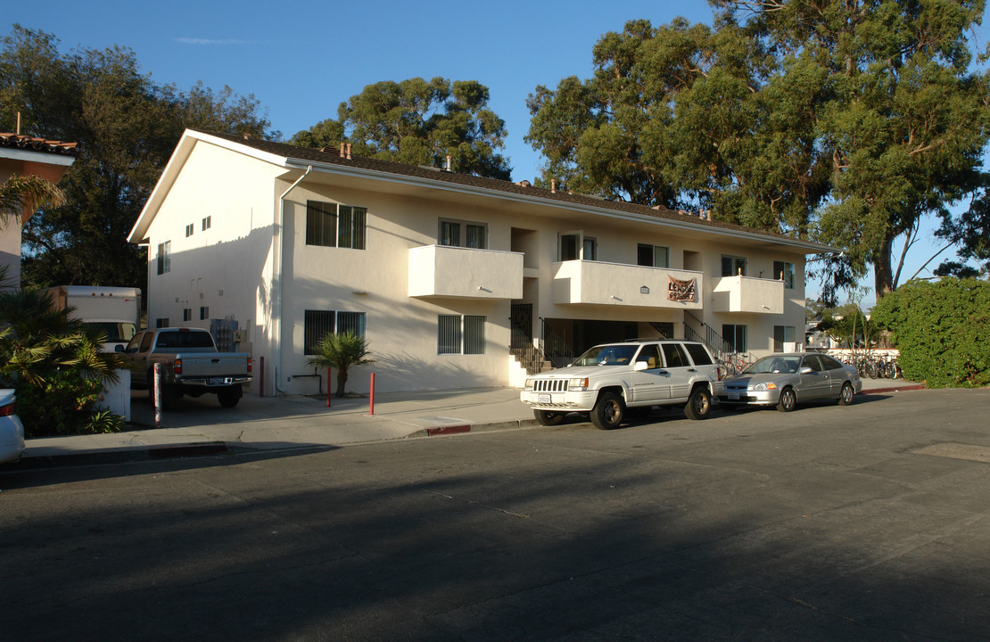 6504 Seville Rd in Goleta, CA - Foto de edificio