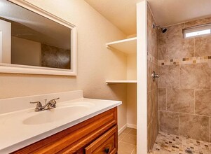 3648 Bluebird Ln in Kingman, AZ - Foto de edificio - Building Photo