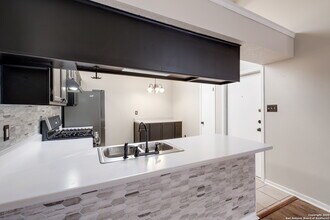 6307 Candlecrest Ct in San Antonio, TX - Building Photo - Building Photo