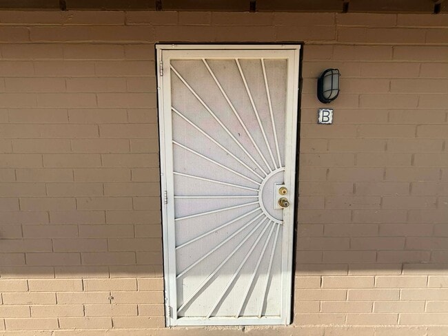 5433 E 30th St, Unit B