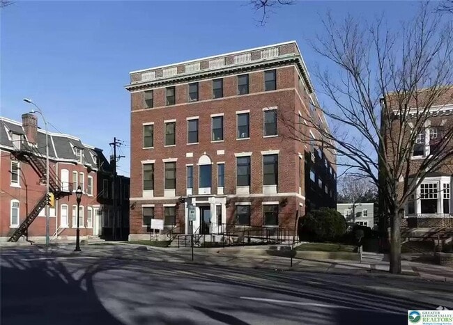 528 N New St in Bethlehem, PA - Foto de edificio - Building Photo