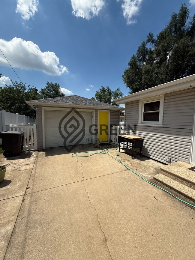 1268 Riverlane Dr in Bradley, IL - Building Photo - Building Photo