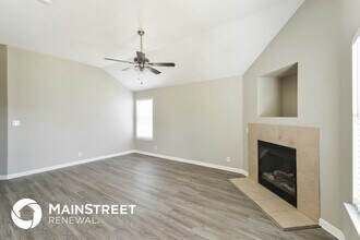 8514 Whitebrush in Converse, TX - Foto de edificio - Building Photo