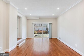 9303 Fernwood Rd in Bethesda, MD - Building Photo - Building Photo