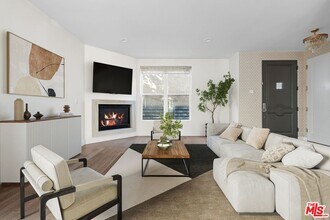 1745 S Barrington Ave in Los Angeles, CA - Building Photo - Building Photo