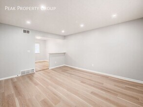 1985 Summit St in Columbus, OH - Building Photo - Building Photo