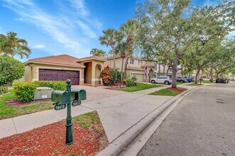 16417 Sapphire Pl in Weston, FL - Building Photo - Building Photo