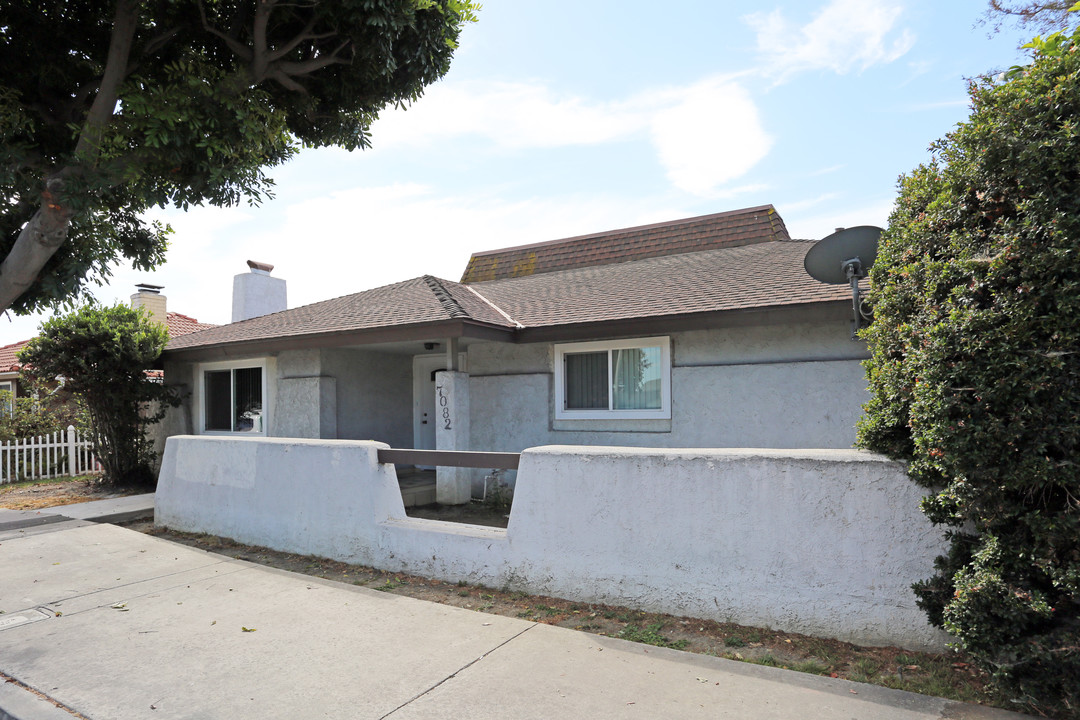 7082 Heil Ave in Huntington Beach, CA - Building Photo