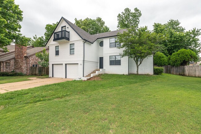 property at 9225 S Fulton Ave