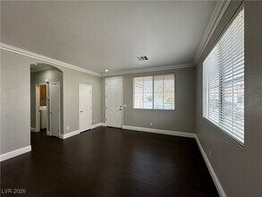 5648 Deer Run Ct in North Las Vegas, NV - Foto de edificio - Building Photo