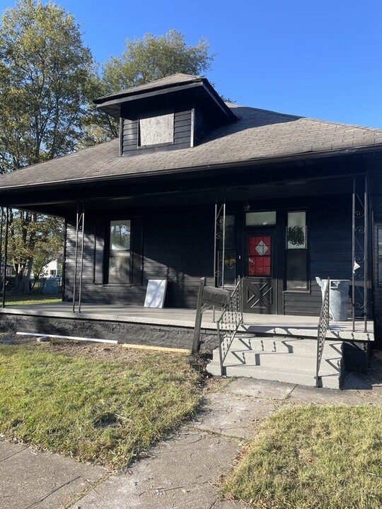 710 Jackson Ave in Evansville, IN - Foto de edificio