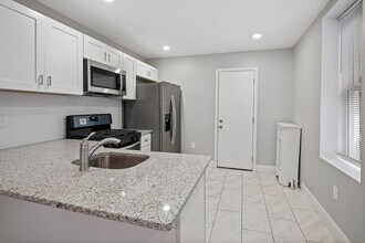 5810 Montrose St in Philadelphia, PA - Building Photo - Building Photo
