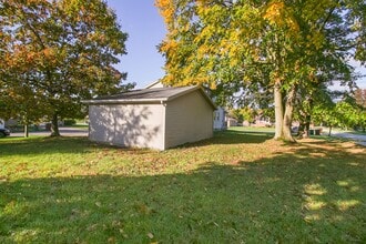 7329 Ward Rd in Parma, OH - Building Photo - Building Photo