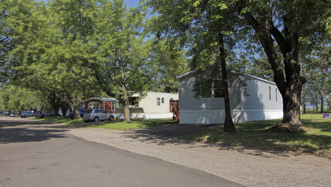 Meadows in Monticello, MN - Building Photo