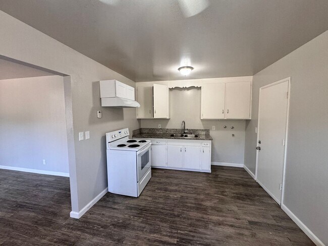 728 N Palm Ave in Fresno, CA - Building Photo - Building Photo