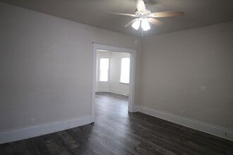 2730 N Vel R. Phillips Ave in Milwaukee, WI - Building Photo - Building Photo