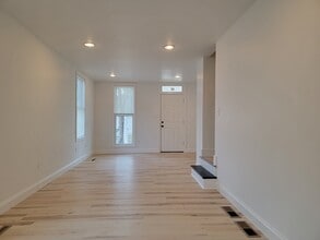 113 E Chestnut St in Ephrata, PA - Building Photo - Building Photo