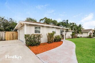 32 W Palm Ave in Greenacres, FL - Building Photo - Building Photo