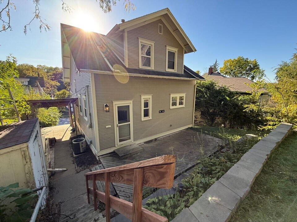 329 Frank St in Council Bluffs, IA - Building Photo