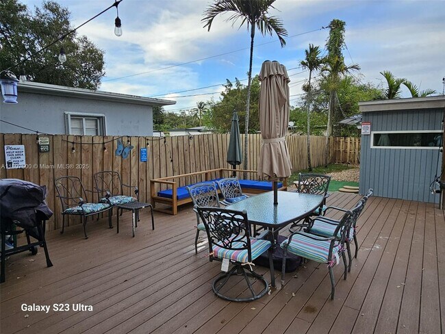 property at 1237 SW 28th St