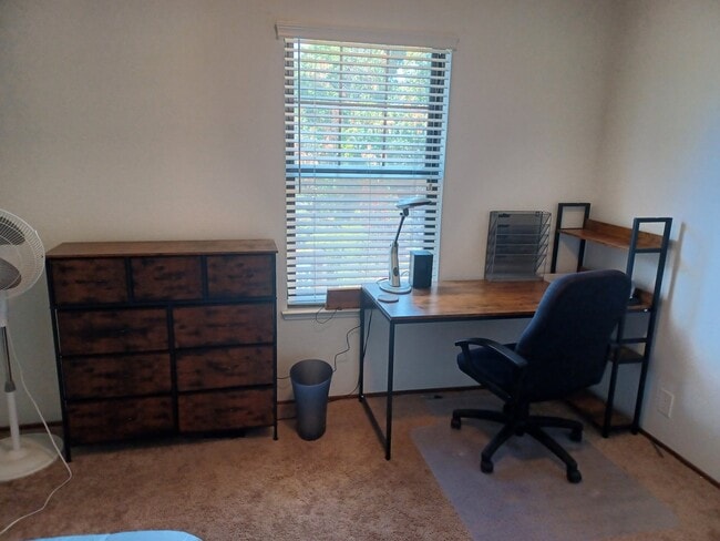2414 Amapola Dr, Unit 1-318 in Davis, CA - Building Photo - Building Photo