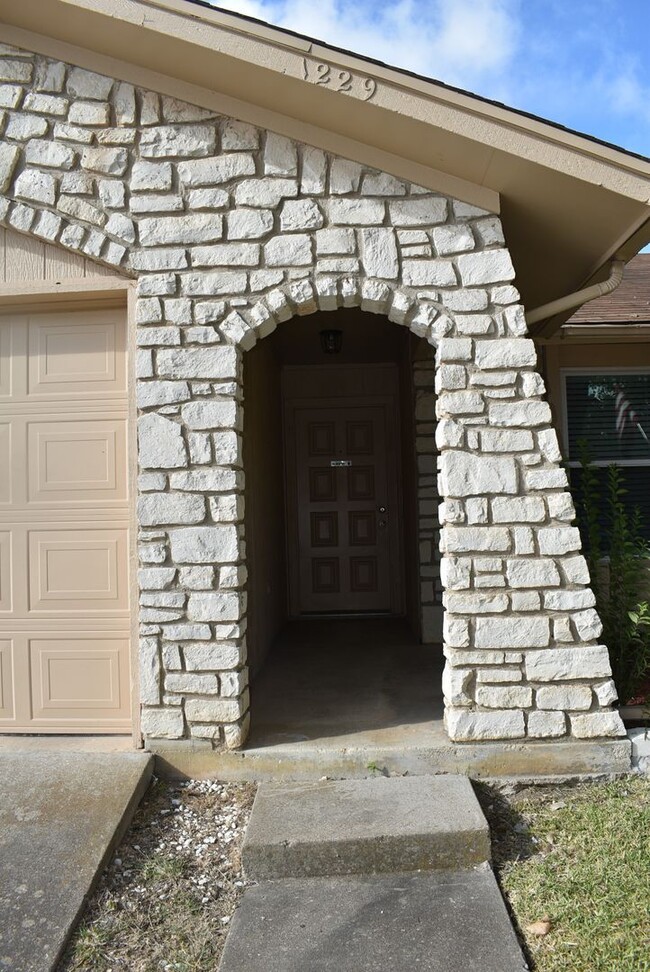 1229 Preswick Cir in Harker Heights, TX - Foto de edificio - Building Photo
