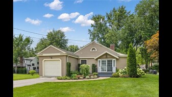 7 Pontiac Rd in West Hartford, CT - Building Photo