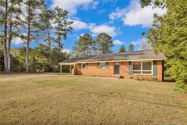 409 College Dr in Raeford, NC - Building Photo - Building Photo