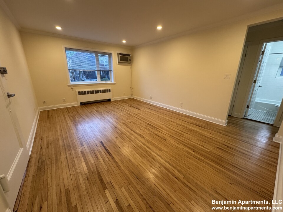 75 Saint Paul St, Unit 1 in Brookline, MA - Building Photo