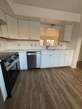 8004 Chelsea Cv N in Hopewell Junction, NY - Foto de edificio - Building Photo