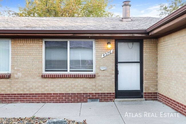 property at 4576 Everett Ct