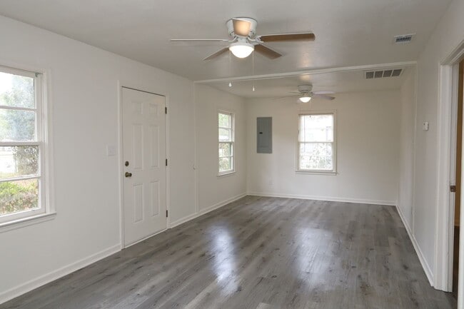 743 E Brookwood Dr in Valdosta, GA - Building Photo - Building Photo