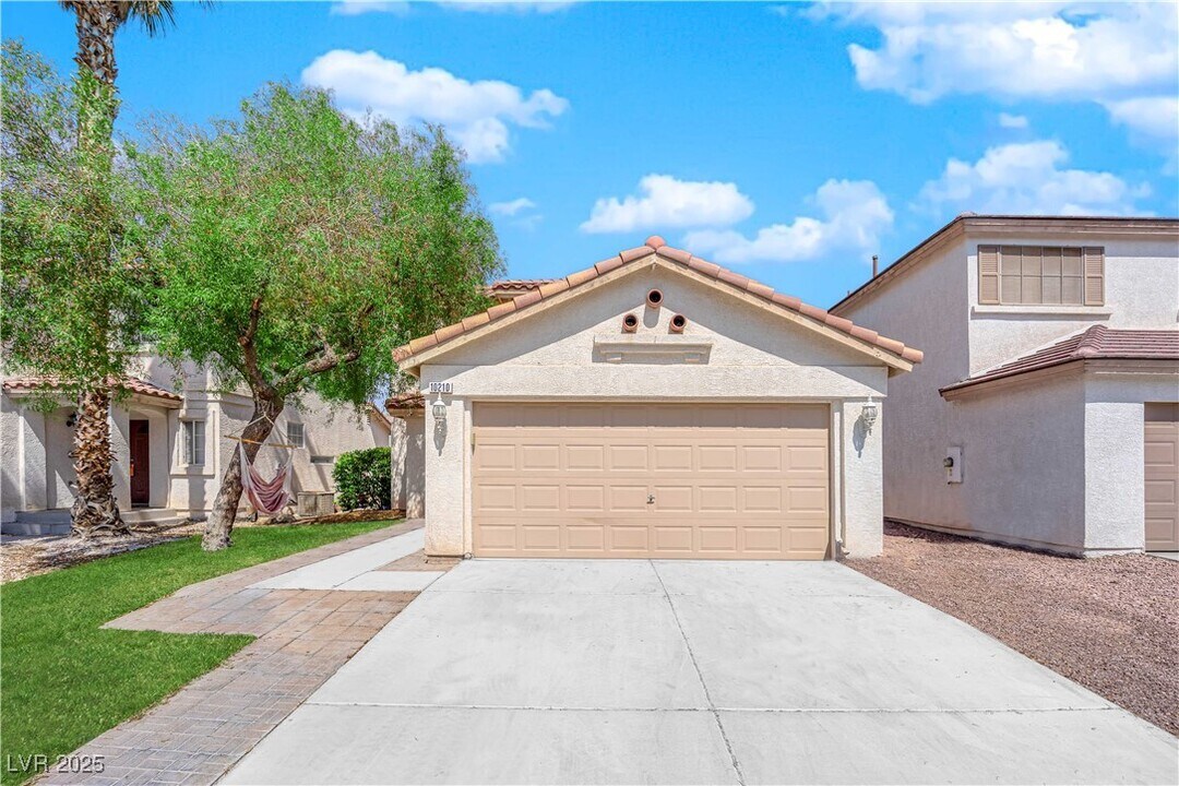 10210 Maltese Cross Ct in Las Vegas, NV - Building Photo