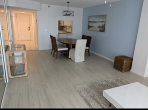 896 N Federal Hwy in Lantana, FL - Foto de edificio - Building Photo