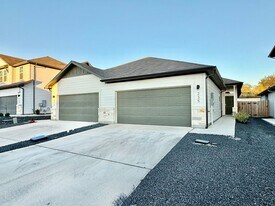 235 Nespral Dr in San Antonio, TX - Building Photo