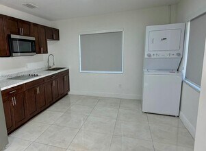 2803 SW 26th St in Miami, FL - Building Photo - Building Photo