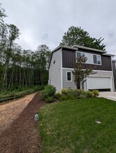 9479 Fairhaven Cir NE in Bremerton, WA - Building Photo - Building Photo