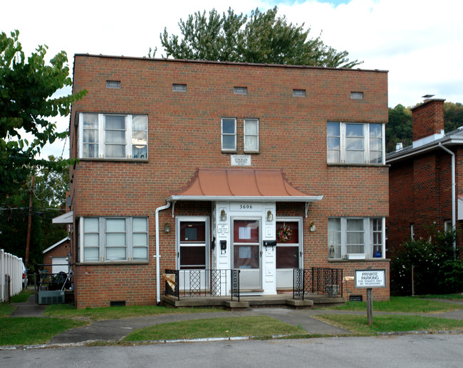 3606 Staunton Ave SE in Charleston, WV - Building Photo - Building Photo