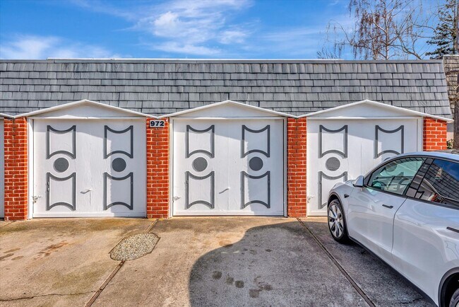 972 Ponderosa Ave-Unit -APT C in Sunnyvale, CA - Building Photo - Building Photo