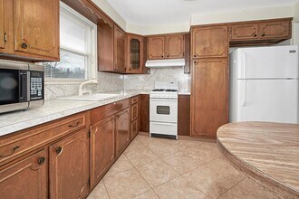 8 Willow St in Harrison, NY - Building Photo - Building Photo