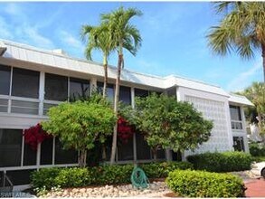 2100 Gulf Shore Blvd N-Unit -220 in Naples, FL - Building Photo - Building Photo